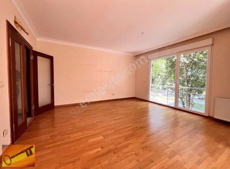 Kozyatağı Reşatpaşa'da Satılık 2+1 Daire