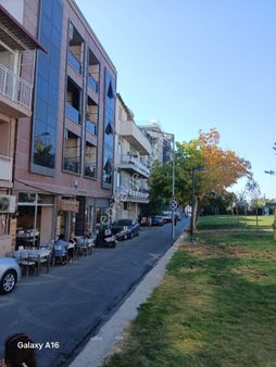 Kuşadası Sahilde 1+1 Satılık Daire