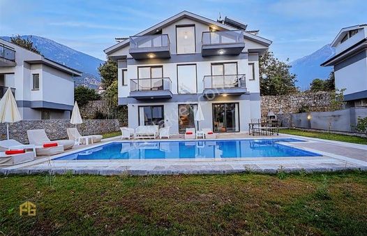 Fethiye Ovacıkta Müstakil Havuzlu Arsa Payı Geniş Lüks Villa