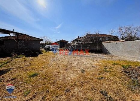 Remax Lavandadan Kırkkepeneklide Arsa Ve Köy Evi