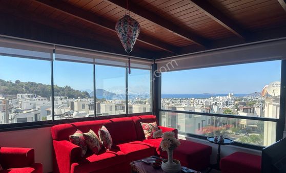 Karabağ Mahallesi Deniz Manzaralı ,bahçeli,müstakil Villa