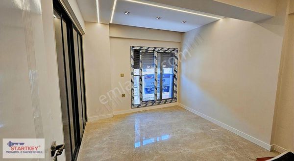 Karşıyaka Şemiklerde Satılık Lüks 1+1 Daire