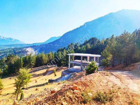 Pozantı Kar Emlaktan Yeni Konacık Efes Sitesinin Üzerinde 400 M2