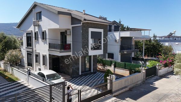 Akbük Merkezde 363 M2 Arsa İçinde Müstakil 4+1 Villa