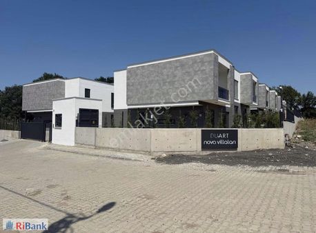 Ribanktan Bahçecikte Satılık 4+1 Sıfır Köşe Villa