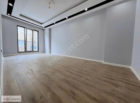 Ziraat Bankası Yakını 2+1 Lüks 100m2 3.kat Arakat Daire Asansör