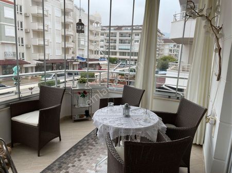 Deniz Kenarında Satılık 2+1 Daire