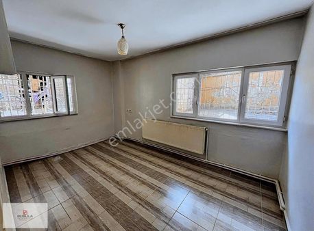 1.sakarya Mahallesi Sevinç Kurşun Okulu Karşısı Fırsat Daire