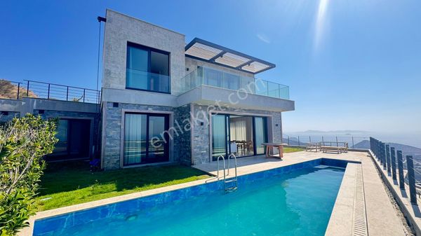 Century21'den Deniz Manzaralı Full Eşyalı Lüks Villa
