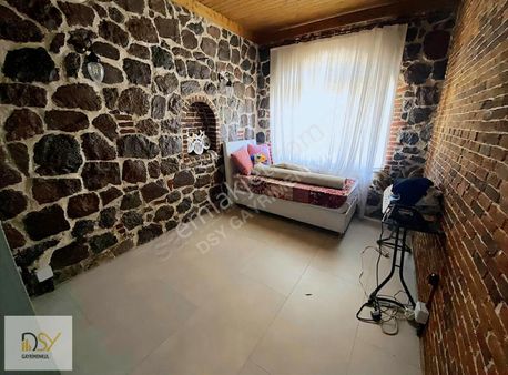 Buca Kırıklar Köyünde Satılık Lüks Loft Taş Ev Ve Arsası