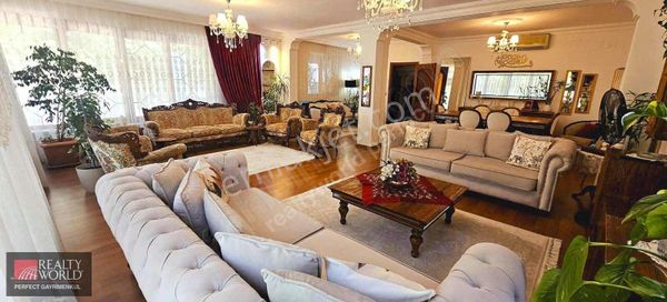 *realty World* Kilyos Merkez'de Kiralık Eşyalı / Eşyasız Villa