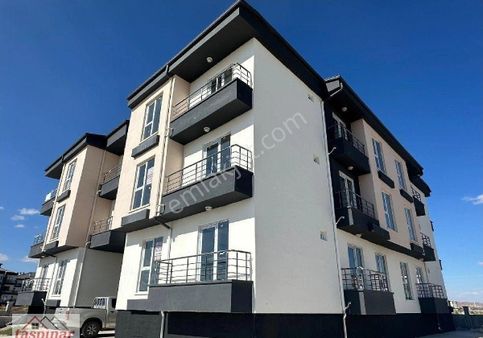 Taşpınar Gayrimenkul'den Satılık Üniversite Bölgesinde1+1 Daire Yüksek Giriş Eşyalı Balkonlu