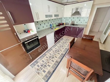 Güventepe'de Metro Yakını & Site İçerisinde Ara Kat 3+1 Daire*