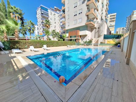 Antalya Konyaaltı Mollayusuf Mahallesinde Kombili Satılık 4+2 Daire