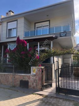 Ayvalık Sarımsaklı'da Mükemmel Konumda Denize Yakın Satılık Villa