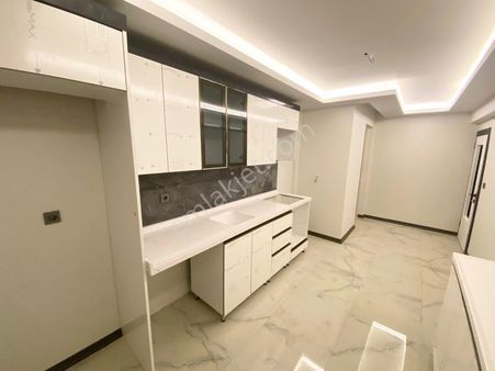 Battalgazi Çarşamba Pazarı Yakınında 2+1 Asansörlü Y.giris A.daire Var