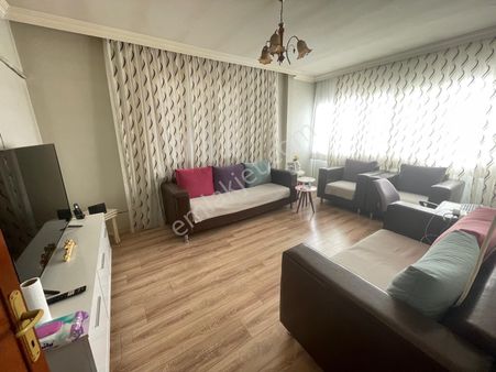 Yenidoğan Mh 3katlı 3+1 Kapalı Mutfak Satılık Müstakil