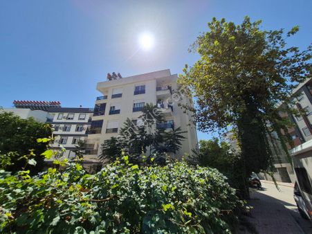 Zerdalilikte Ayrı Mutfak 2+1 Satılık Asansörlü 4.kat Daire