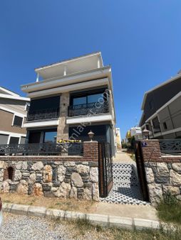 ⚡️son Fırsat Emsallerinden Uygun Acil 4+1 Triplex Villa Müstakil Bahçeli Ayrı Mutfak⚡️