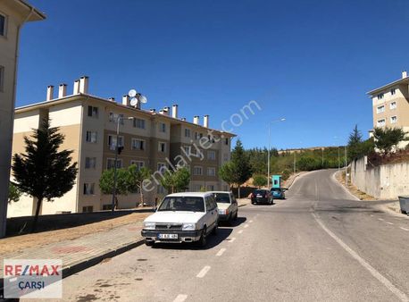 Remax Çarşıdan Akpınar Arızlı Tokilerde 1+1 Eşyalı Satılık Daire