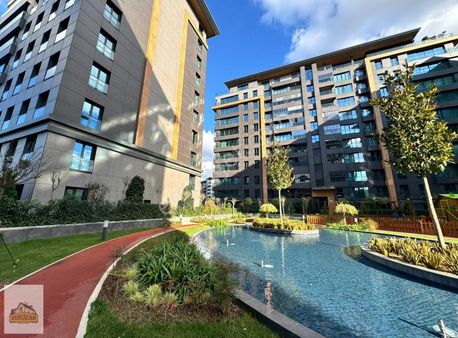 Çamlıvadi Sitesinde 4+1 Boş Satılık Daire // For Sale