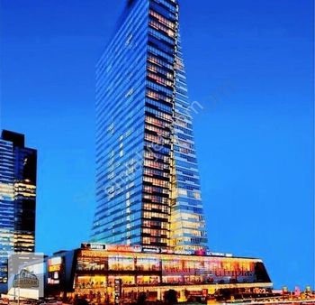 Trump Towers De Satılık 2+1 Boş 168 M2 Kapali Mutfak Daire