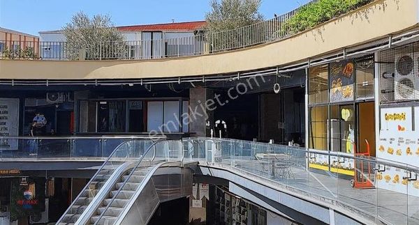 Samandıra Metroya Çok Yakın Avm İçi Satılık İşyeri-büfe