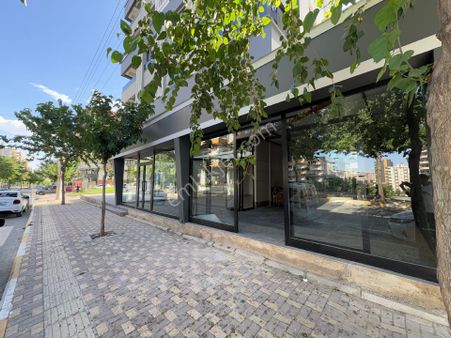 Muazzam Büyüklükte Yatırımlık İş Yeri Balık Ayağı Cadde Üstü