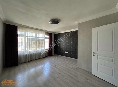Aybarstan Söğütleçeşme Caddesi Üzerinde 2+1 Daire