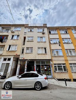 Kadiköy Hasanpaşa Caddeye Paralel Eşyalı 4.kat 1+0 Satılık Daire