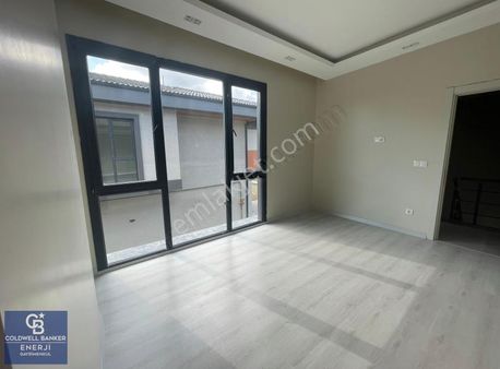Silivri Kavaklı Satılık 4+1 Villa Müstakil Havuzlu