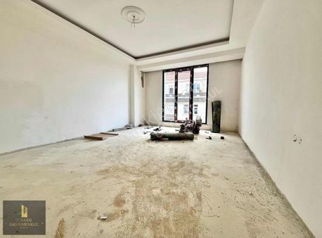 Tokgöz'den Çamlık Caddesi Yakın Ulubatlı Civarı Sıfır3+1güney C.