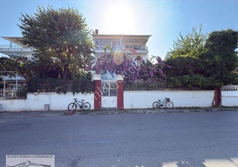 Planet’ten Panoramik Deniz Manzaralı Ana Cadde Geniş Dubleks Daire