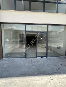 Karacaahmet Mh Muhteşem Lokasyon Kiralık Çok Amaçlı Dükkan