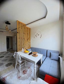 Denizden Yenidoğan Mahallesinde Geniş Oturumlu Satılık 2+1 Daire