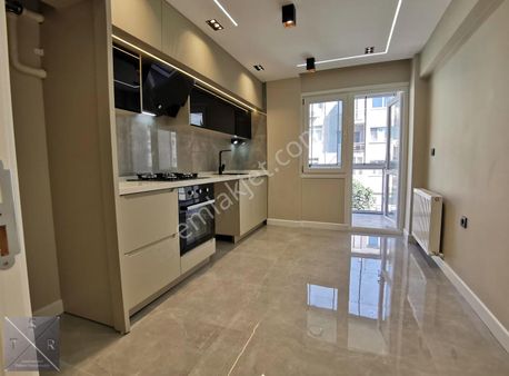 Tsr'den Bostanlı Merkez Full Tadilatlı Satılık 3+1 Daire