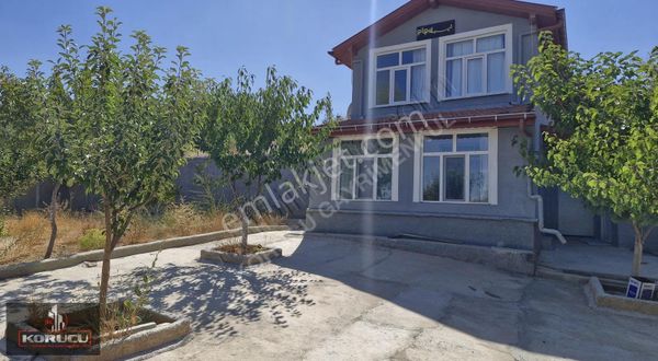 Selçuklu Tatköy'de Müstakil 743m2 İçin'de 2+1 Satılık Bahçeli Ev