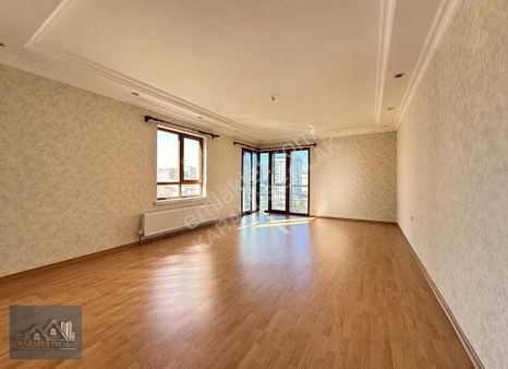 Karakuş'tan █ Hastane Yanı Sitede 3+1 160m² 6.kat Çift Banyo Lüx