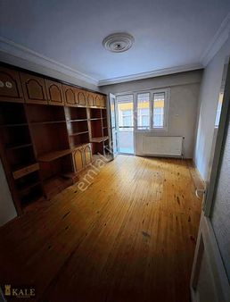 Kale'den Dört Eylül Okulunun Yanında Kiralık Geniş 3+1