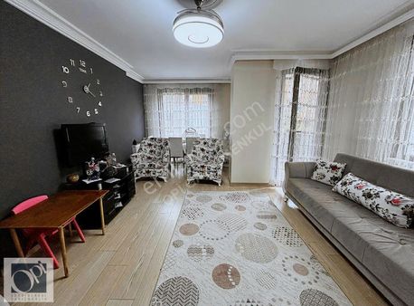 Güzelyalı Mahallesi'nde Satılık 2+1 Daire