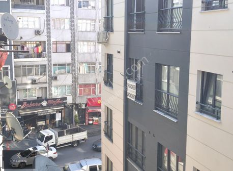 B.paşa A.ipekçi Cad.mükemmel Konum 2+1 70 M²arakat Daire