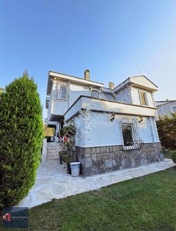 Bursa Nilüfer Altınşehirde 3 Katlı Satılık 4+1 Köşe Villa