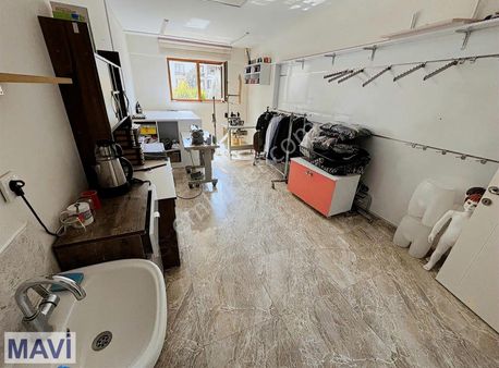 Remax Mavi'den İşlek Caddde Üzeri 100 M² Satılık Giyim Dükkanı