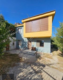 Antalya Elmalı İlçesinde Merkeze Yakın Lokasyonda Satılık Kaloriferli 3+1 Müstakil Daire