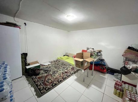 Dialog Piramitden Cadde Üzarinde Satılık Dükkan