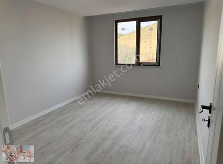 Sultanbeyli Turgut Reis Yeni Bina 2+1 Daire