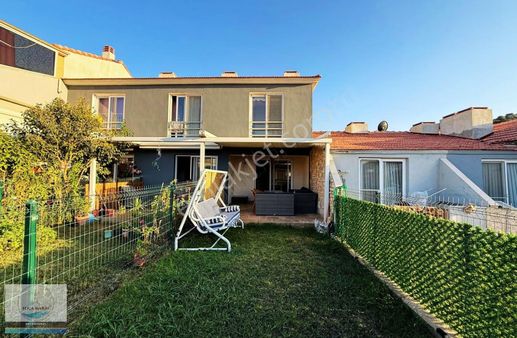 Yenifoça'da Bahçe İçinde 2+1 Satılık Dubleks Villa