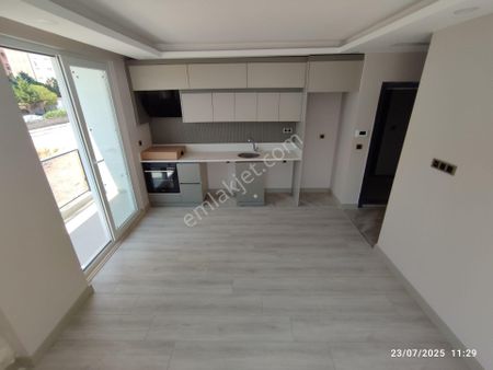 Antalya Kepez Gazi Mah Tramvaya Yakın Katda Asansörlü Lüks Daıre