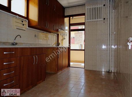 Adatepe Sahilde Sitede 3+1 Ebeveyn Banyolu 145 M2 3.kat Asan.oto