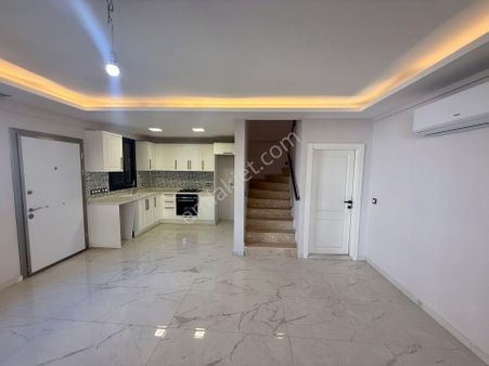 Doğa İle İç İçe Denize Yürüme Mesafesinde 4+1 +1+1 Geniş Villa